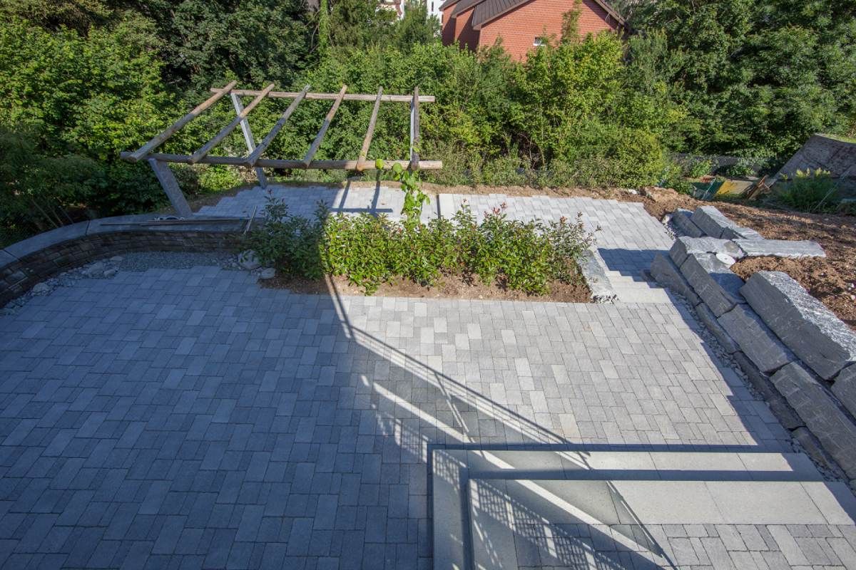 HS Gartenbau GmbH Terrasse aus Stein