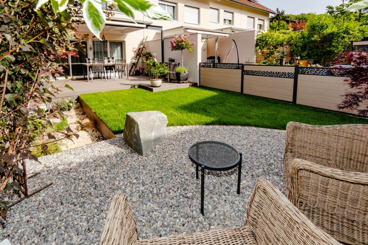 HS Gartenbau GmbH Terrasse mit Kies