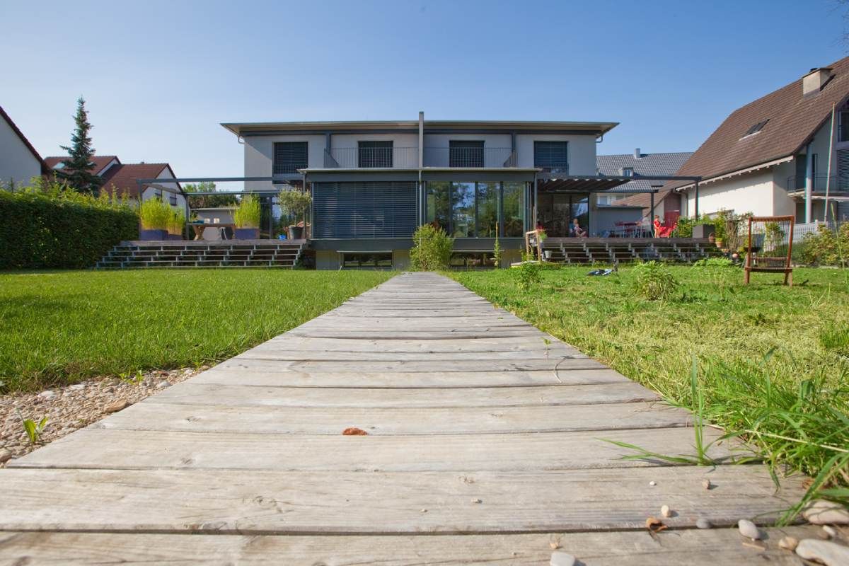 HS Gartenbau GmbH Weg zu einem Haus
